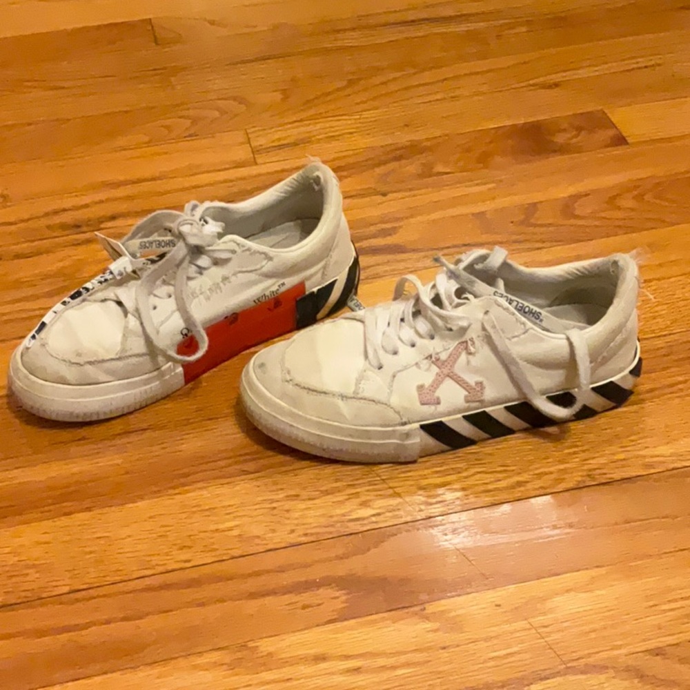 Women’s off white sneakers